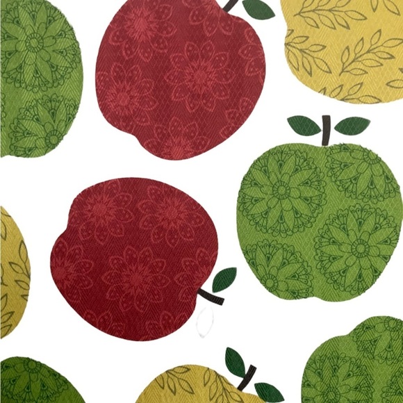 Placemats Apple Printed Damask Fabric 4 Reversible Pieces White Red Green Yellow - Picture 7 of 16